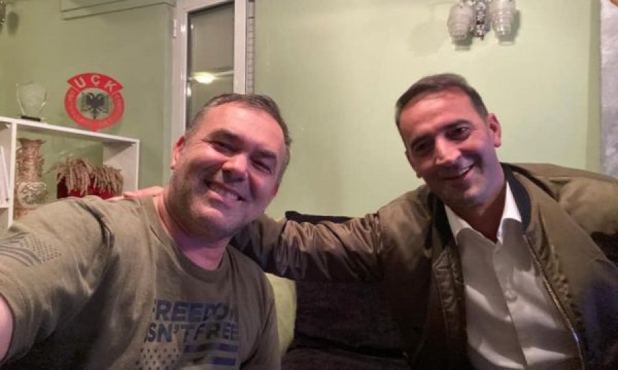  Daut Haradinaj bashkë me Rexhep Selimin: Këtu jemi 