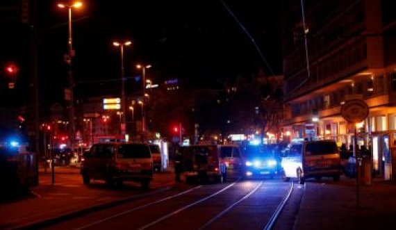  Dosja e terrorit në Vjenë, dalin fotografitë e 3 shqiptarëve të përfshirë 