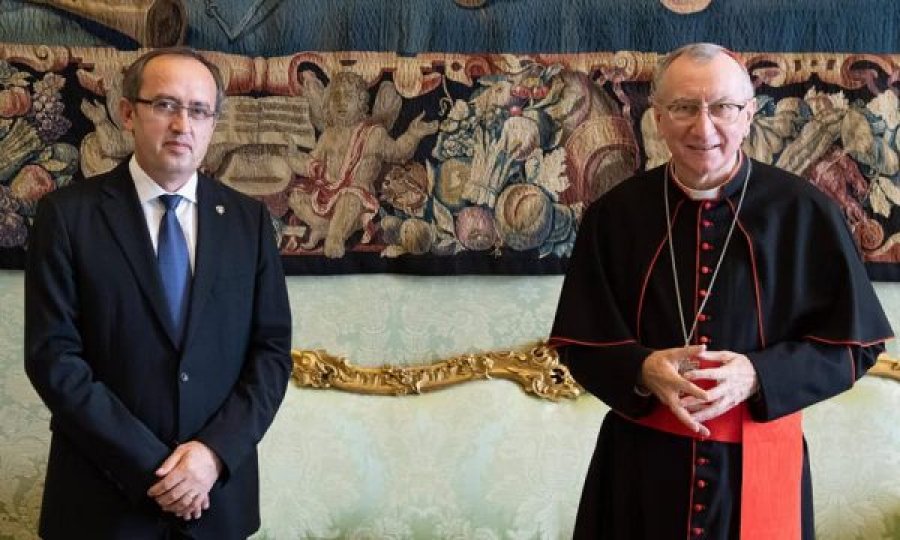 Hoti për vizitë zyrtare në Vatikan në kohën kur Specialja ka trazuar situatën politike në vend
