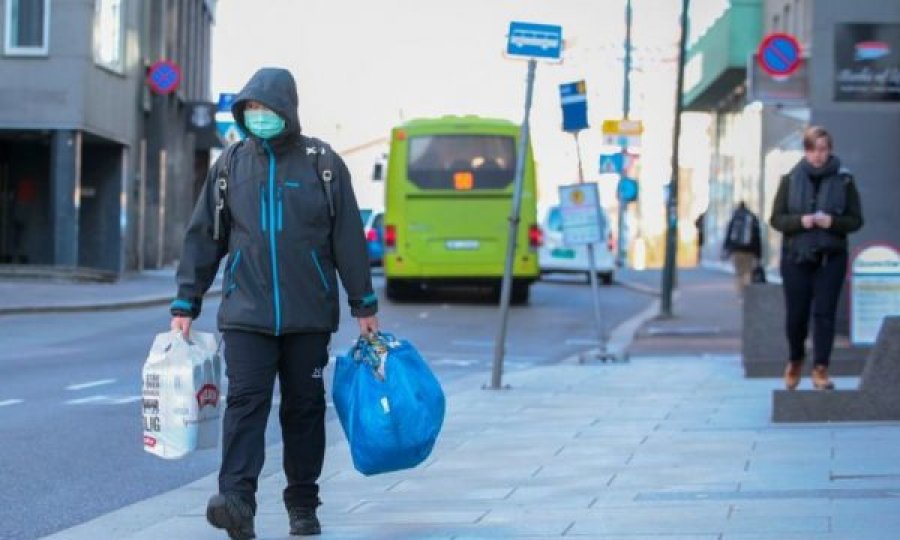 Norvegjia paralajmëron se është afër humbjes së kontrollit të pandemisë, vendos masa