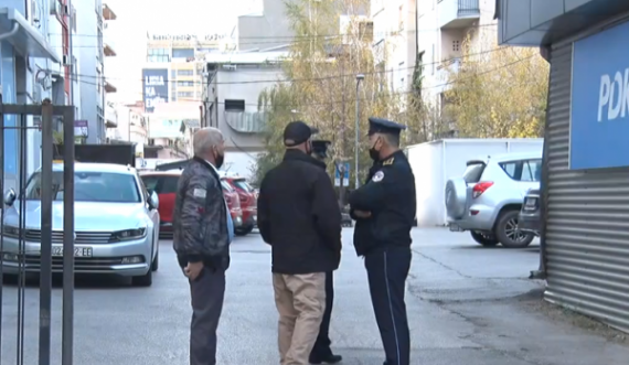 Zyrtarë të EULEX-it e policisë zbarkojnë te zyrat e PDK-së