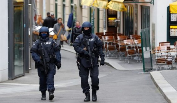 Pas sulmit në Vjenë, pezullohet nga puna shefi austriak kundër-terrorizmit