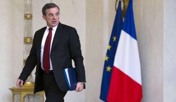 Politikani francez kërkon hetim për përkrahjen që Franca ia dha Thaçit