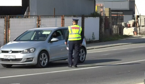 Policia e Kosovës po kryejnë kontrolla rigoroze në hyrje të Prishtinës, pas hyrjes në fuqi të masave anti-COVID