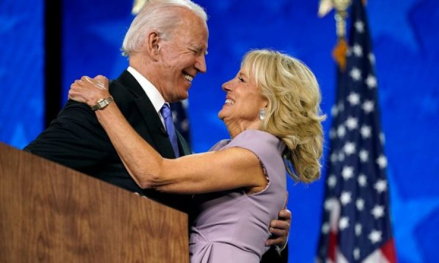 Reagon edhe gruaja e Biden pas zgjedhjes së tij president