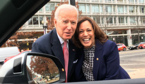  Çfarë nuk shkon në foton e Biden dhe Harris që po komentohet nga të gjithë 