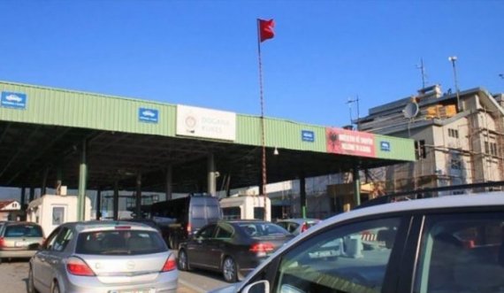 Arrestohen vëllezërit binjakë në Kukës, po transportonin sirianë drejt Kosovës