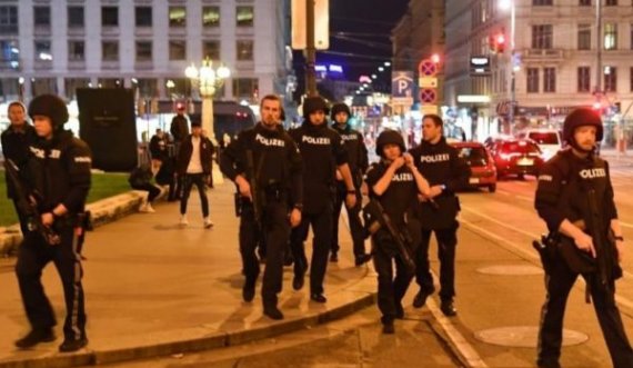 Kontrollohen 60 apartamente, arrestohen 30 persona të dyshuar për terrorizëm në Austri
