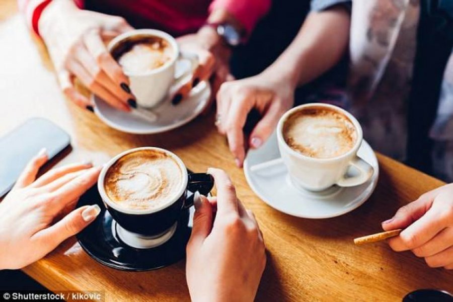 Kafeja mund të shkaktojë rritjen e temperaturës së trupit në verë