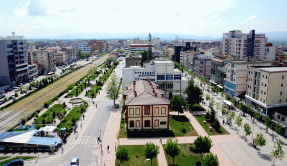 A do të kandidojë për kryetar të Ferizajt? Flet Haki Abazi