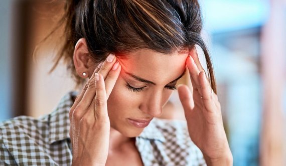 Si të dalloni që dhimbja e kokës është shenjë e infektimit me COVID-19