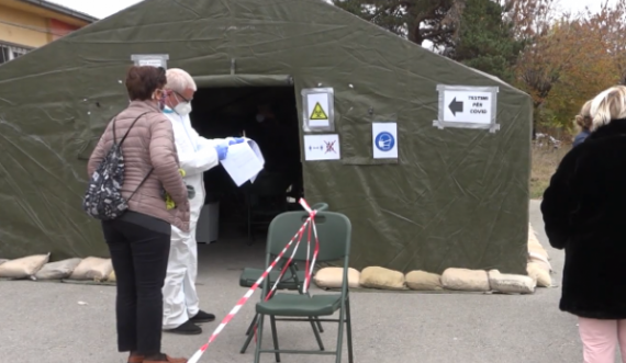  Testimet për Covid-19 po bëhen në tendat e oborrit të IKSHPK’së 
