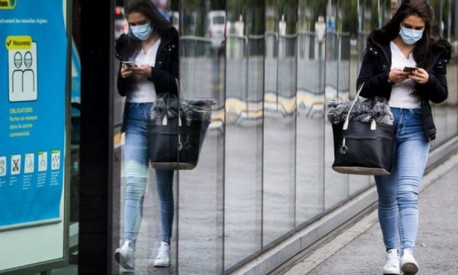 Zvicra i shtrëngon masat kundër koronavitusit