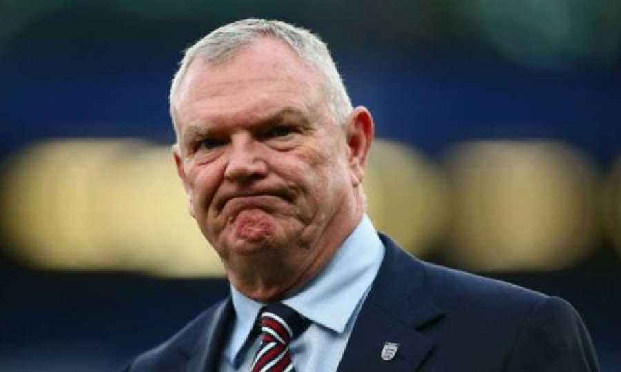  Jep dorëheqje kryetari i Federatës së Futbollit të Anglisë, pas komenteve raciste 