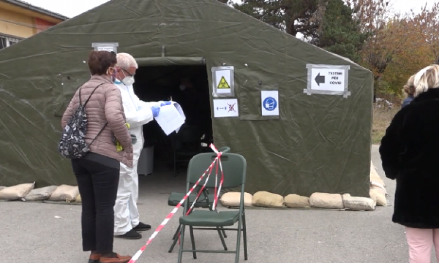  Testimet për Covid-19 po bëhen në tendat e oborrit të IKSHPK’së 