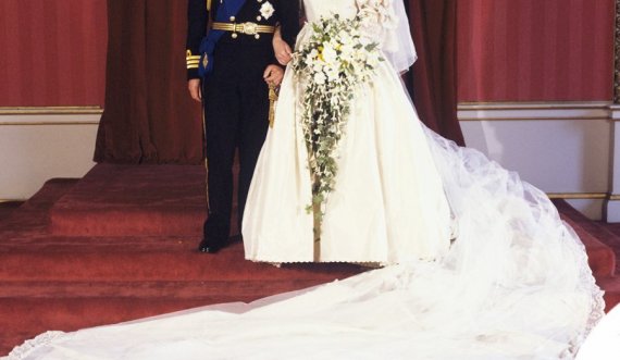 Shitet copa e tortës nga dasma e Lady Diana-s dhe Princit Charles, zbuloni çmimin