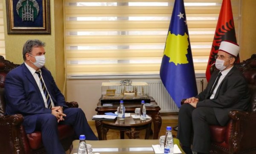 Kryetari i BIK’ut pret në takim ambasadorin e ri të Hungarisë në Kosovë