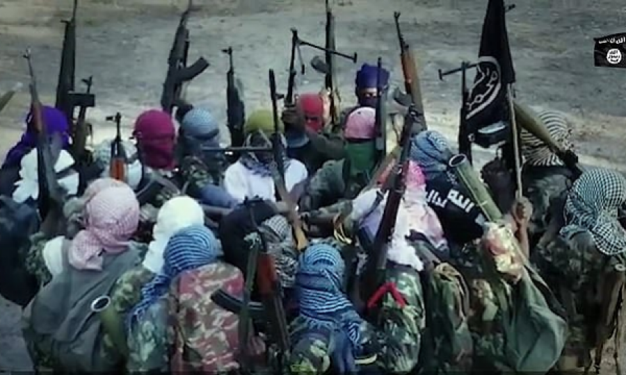 Fusha e futbollit bëhet arenë vdekjeje, 50 të vrarë me prerje koke prej ekstremistëve islamikë
