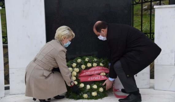 Presidentja e Parlamentit të Zvicrës viziton kompleksin memorial në Krushë të Madhe