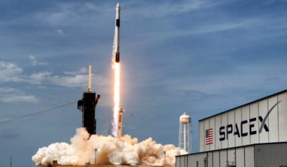 SpaceX certifikohet nga NASA për fluturime të rregullta në hapësirë