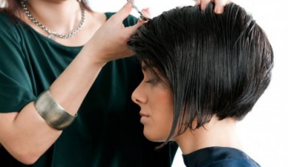 A ndikon prerja e flokëve në largimin e helmeve nga trupi?