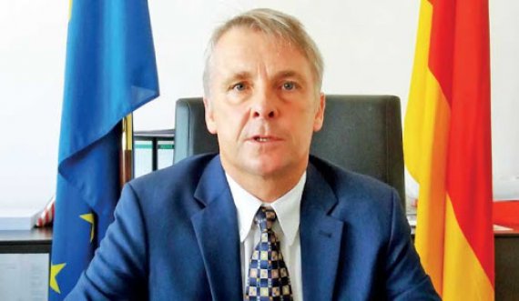 Ambasadori gjerman përgëzon arritjen e marrëveshjes për rehabilitimin e rrugëve në Deçan