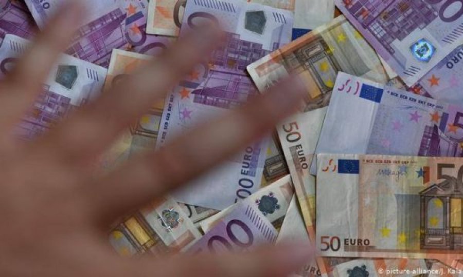 Hajnat vjedhin 6.5 milionë euro nga zyra doganore