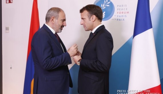 Pas Putinit e Erdoganit, edhe Makroni i fut pak hundët në Karabak: Jemi të gatshëm të ndihmojmë 