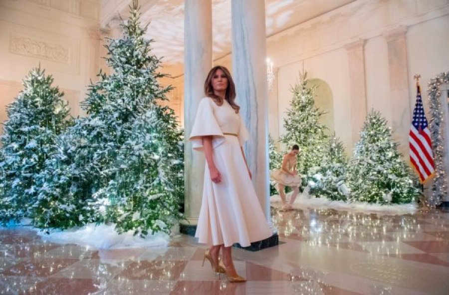 Melania do dekorojë për Krishtlindje Shtëpinë e Bardhë për herë të fundit edhe pse nuk e ka aspak me qejf!