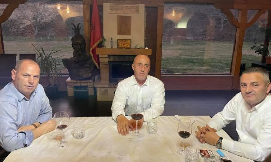  Ramush Haradinaj e Bekim Jashari mysafirë të Ramiz Lladrovcit 