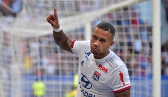 Depay në “luftë” me Lyonin për Barçën