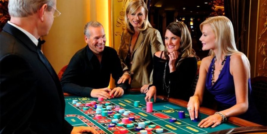 Sekreti: Si i joshin kazinotë parelinjtë të harxhojnë milionat