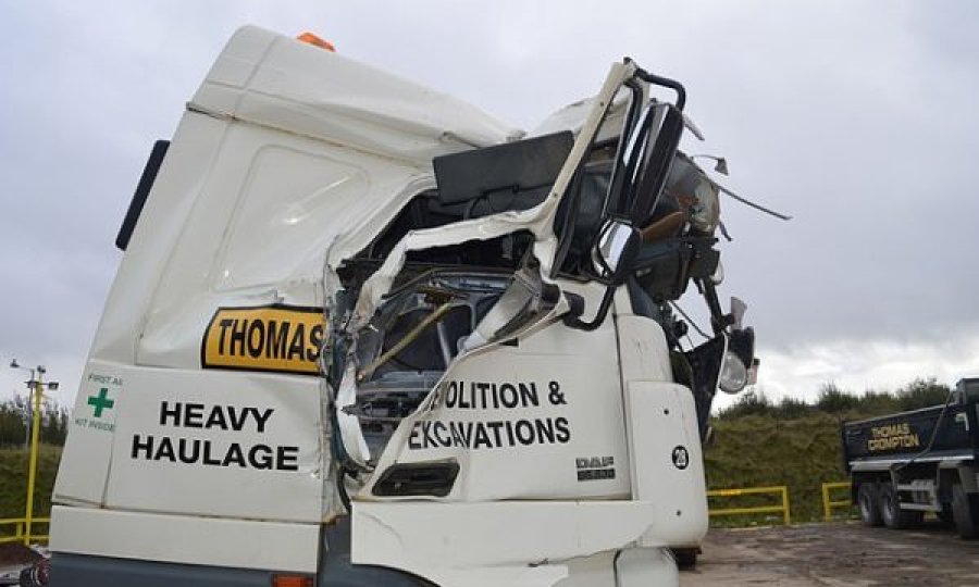 Punëtori i dehur shkatërron makinë 140 mijë euroshe të shefit