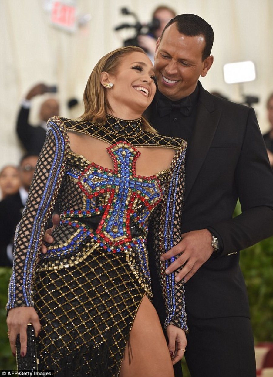 Nëse Alex Rodriguez e tradhton Jennifer Lopez do ta “paguajë” shtrenjtë dhe këngëtarja po sigurohet për këtë. Ja çfarë po e detyron të bëjë