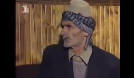 “Shkova nanë”, video e tmerrshme: Si e detyronin serbët plakun shqiptar të fliste keq për UÇK’në
