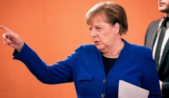 Merkel ashpërson masat për luftimin e COVID-19 në Gjermani