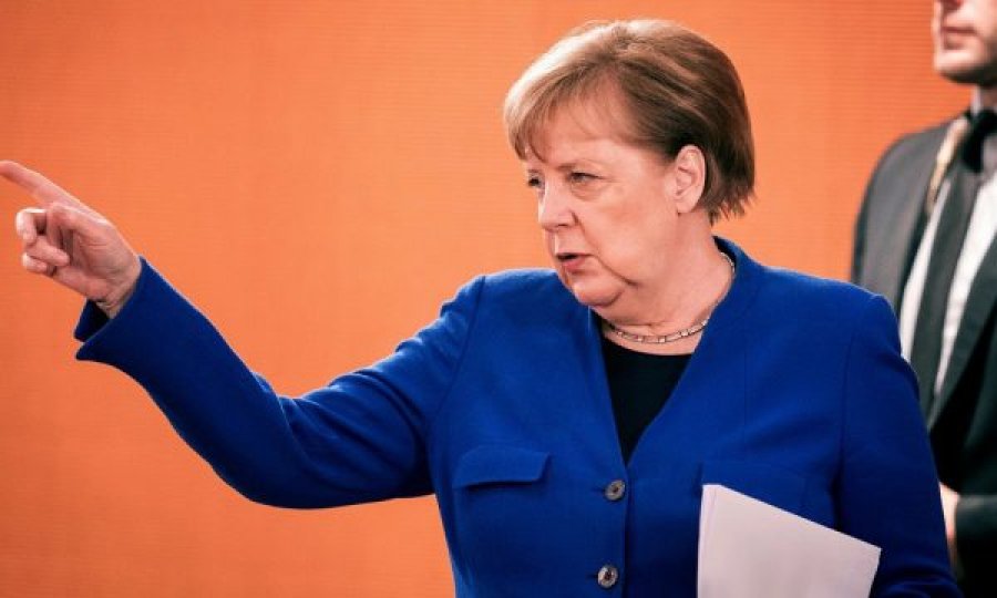 Merkel ashpërson masat për luftimin e COVID-19 në Gjermani