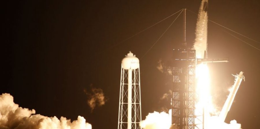 SpaceX nis me sukses 4 astronautë për në stacionin e hapësirës! Udhëtimi 27 orësh, 400 km mbi Tokë