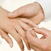 Një grua dyshohet se është keqtrajtuar nga i fejuari i saj