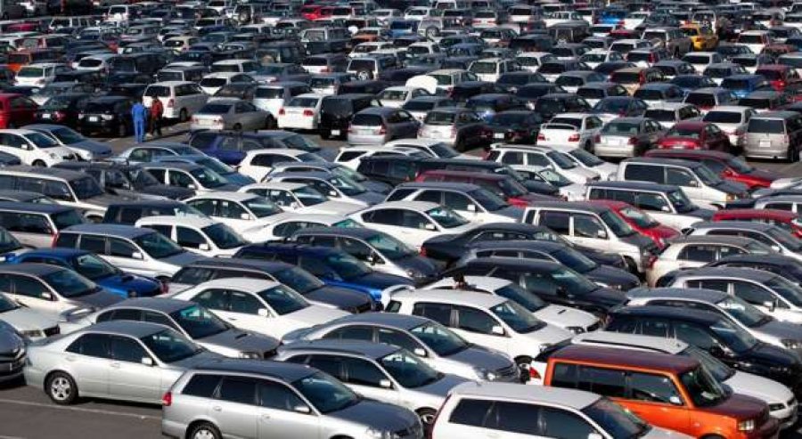 4 mijë vetura u importuan më pak nga diaspora këtë vit