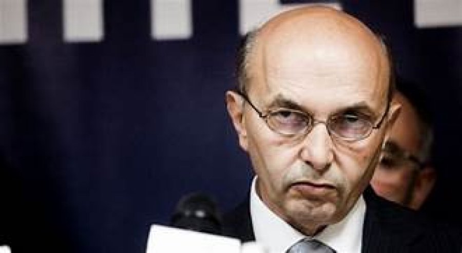 Mustafa i drejtohet Vuçiqit: Ti nuk guxon t’i afrohesh kufirit me Kosovën sa të jem unë
