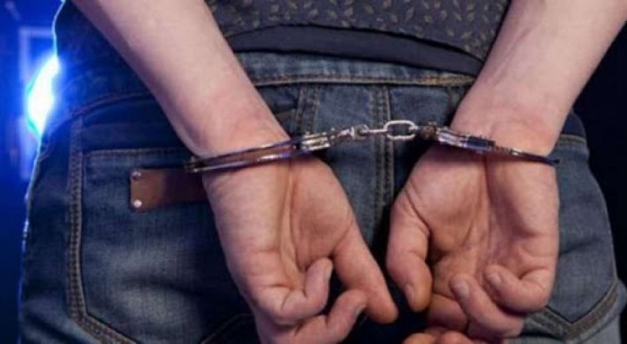 Arrestohen dy burra në Fushë Kosovë, dyshohen për trafikim me njerëz dhe shërbime sek*uale