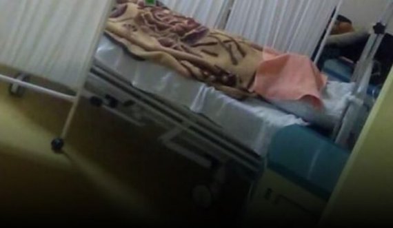 Spitali i Mitrovicës për kufomën e pacientit ia lë përgjegjësinë Ministrisë së Shëndetësisë 