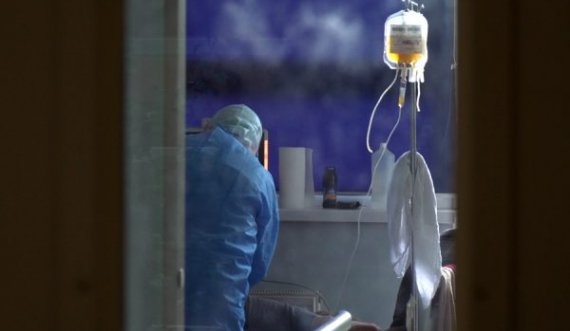 Spitali i Pejës mbushet me pacientë me koronavirus, 16 persona në gjendje të rëndë