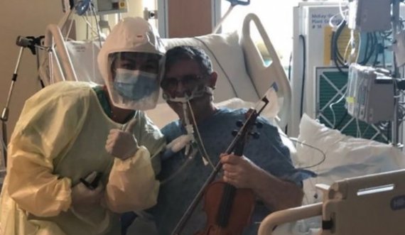  I infektuari me COVID-19 falënderon stafin e spitalit ku po trajtohet përmes tingujve të violinës