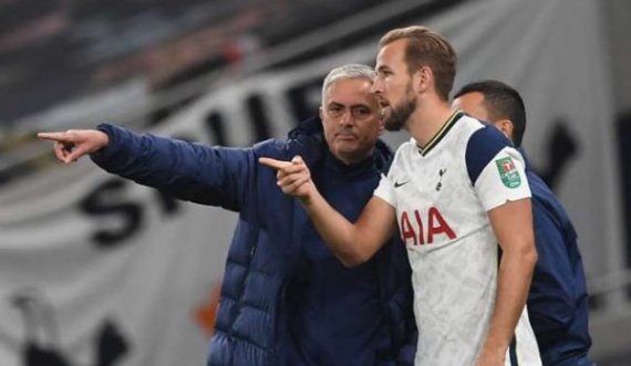 Kane lavdëron Mourinhon: Bën gjithçka që ne të fitojmë tituj