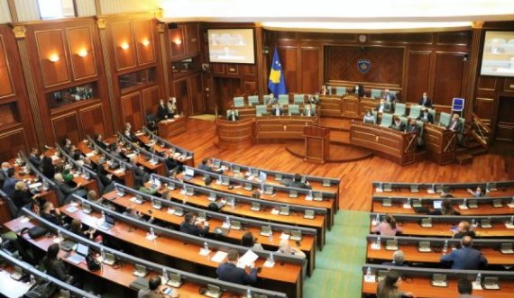 Thaçi: Shpresoj që nuk do të ndodhin përleshje edhe më të tensionuara se kjo e sotmja në Kuvend