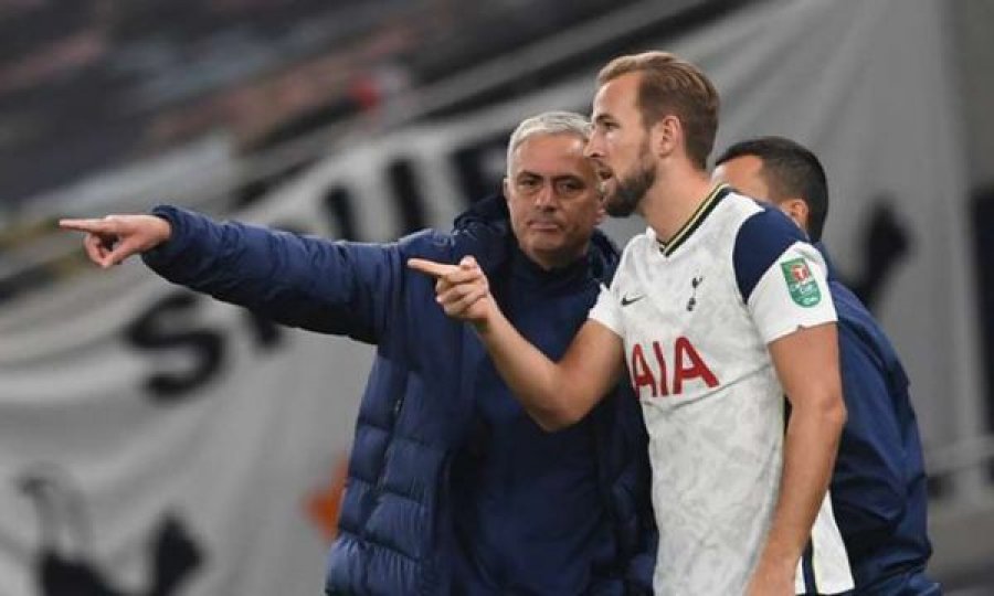 Kane lavdëron Mourinhon: Bën gjithçka që ne të fitojmë tituj