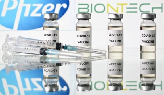 Nis vaksinimi anti-covid, Pfizer aplikon për injektimin e parë në SHBA