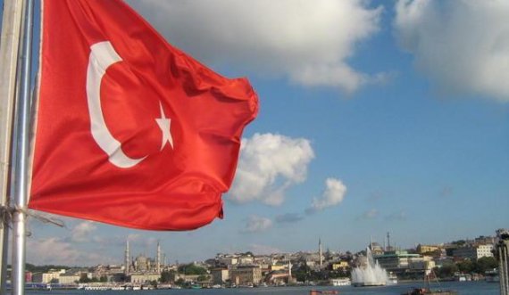 Turqi: Lëshohen fletarrestime për mjekë e avokatë, i cilëson të dyshuar për terrorizëm